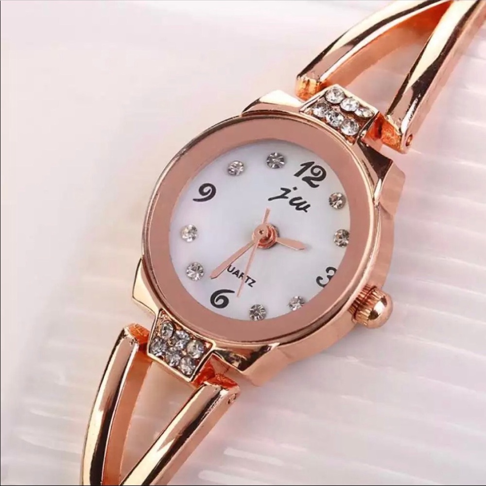 Quartz Casual Watch - Picture 2 of 4